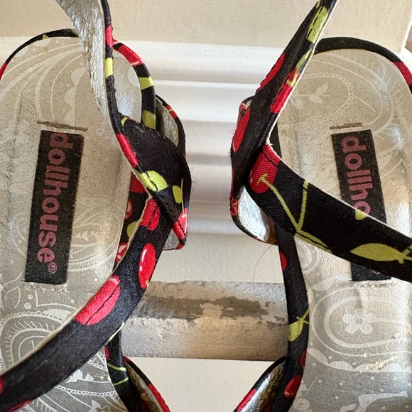Dollhouse Black Cherry Print Platform Sandals - Picture 4 of 8